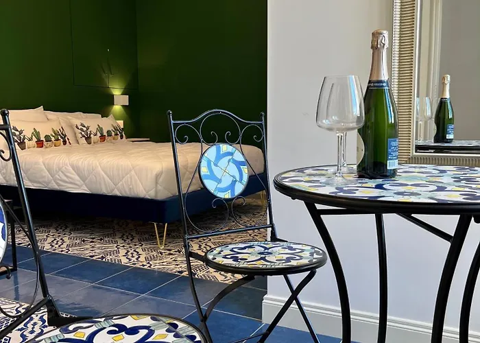 Hotel Gramsci 16 Napoli